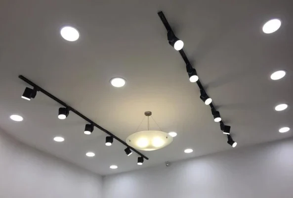 den roi ray cho shop thoi trang 1