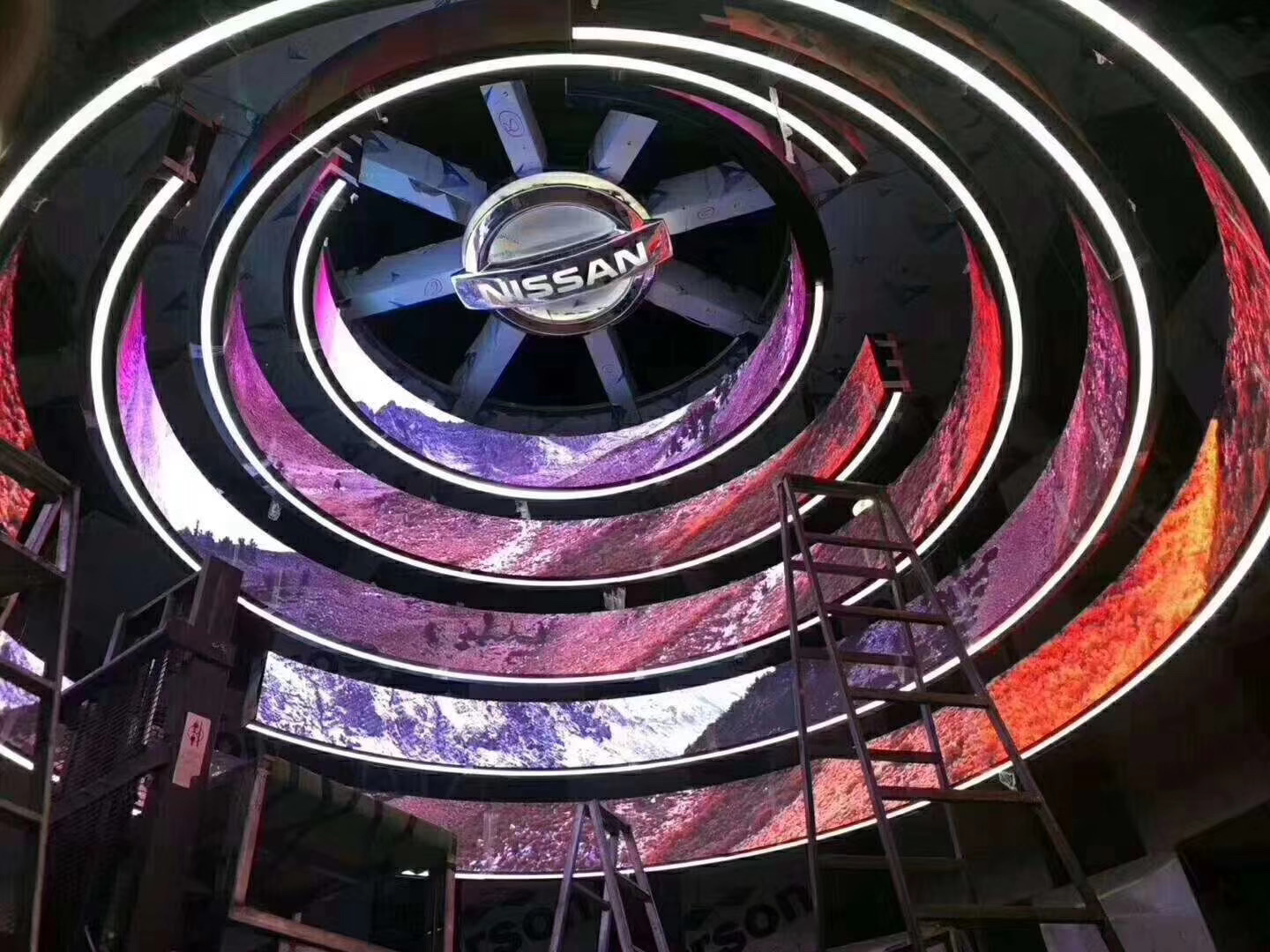 Màn hình LED dẻo – Giải pháp hiển thị linh hoạt cho không gian sáng tạo 3 10011