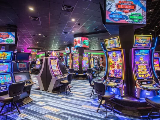 giai phap hien thi sang trong cho man hinh led casino trong khong gian giai tri cao cap 1