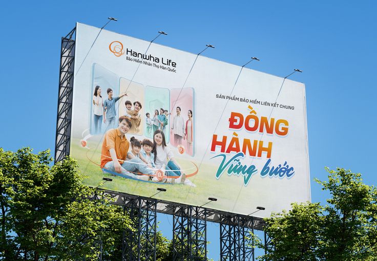 Quảng cáo Billboard là gì? Hình thức, chi phí và cách triển khai hiệu quả 3 Mẫu quảng cáo billboard về bảo hiểm
