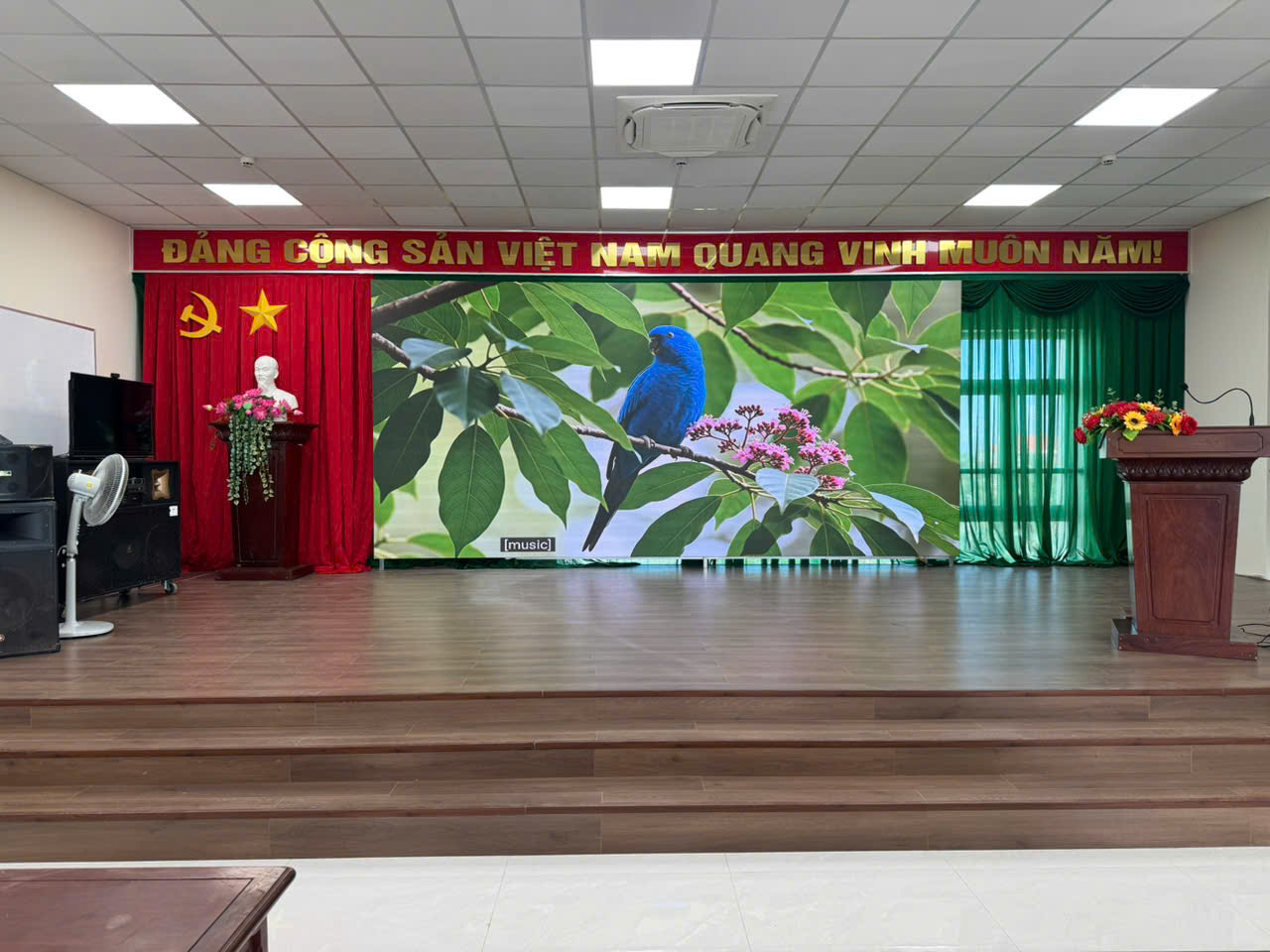 Công Trình Màn Hình LED Hội Trường Tại Hải Dương 3 Ứng Dụng Màn Hình LED Hội Trường Trong Hội Nghị Và Sự Kiện Xã Phường