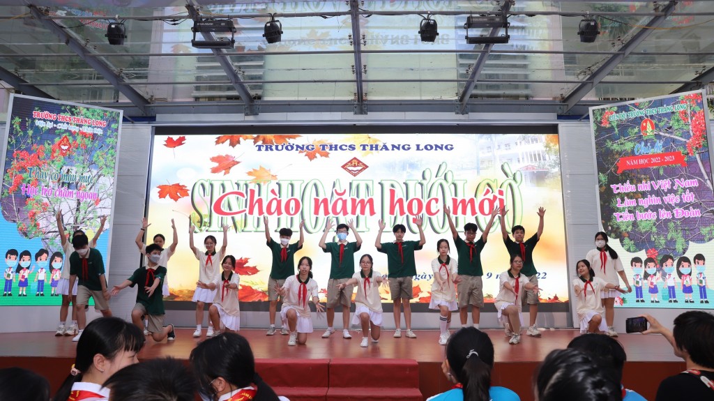 Màn hình LED sân khấu trường học: Cách chọn, ứng dụng và báo giá 5 màn hình led trường học