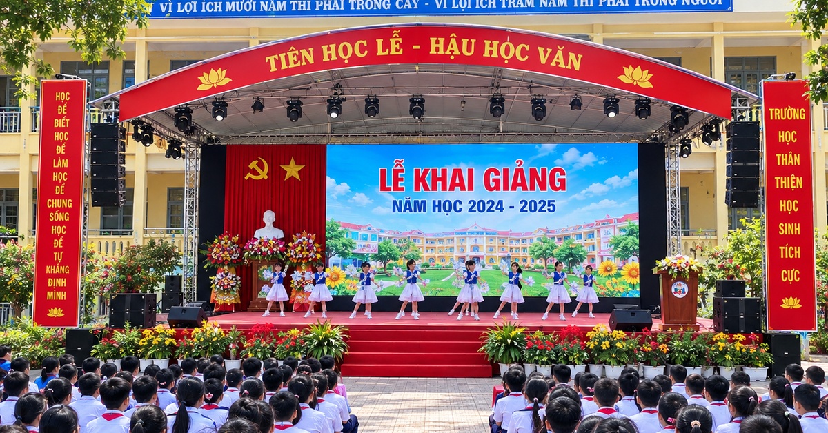 Màn hình LED sân khấu trường học: Cách chọn, ứng dụng và báo giá 2 màn hình led sân khấu trường học ứng dụng vào ngày khai giảng