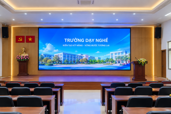 thi cong man hinh led p25 hoi truong truong day nghe ha nam